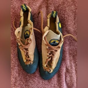 La Sportiva Mythos climbing shoe